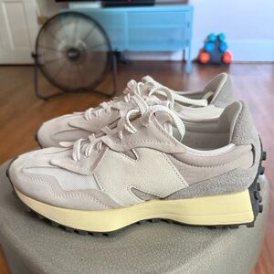 New Balance 327 sneakers